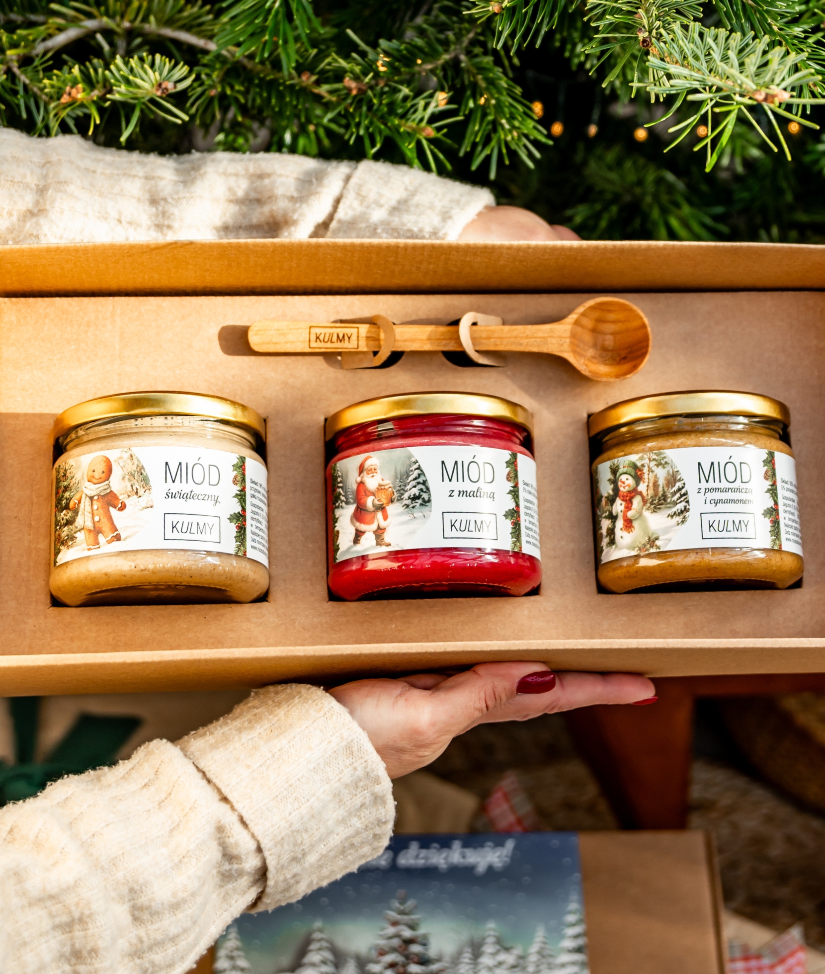 Zestaw trzech miodów Kulmy z drewnianą łyżeczką
